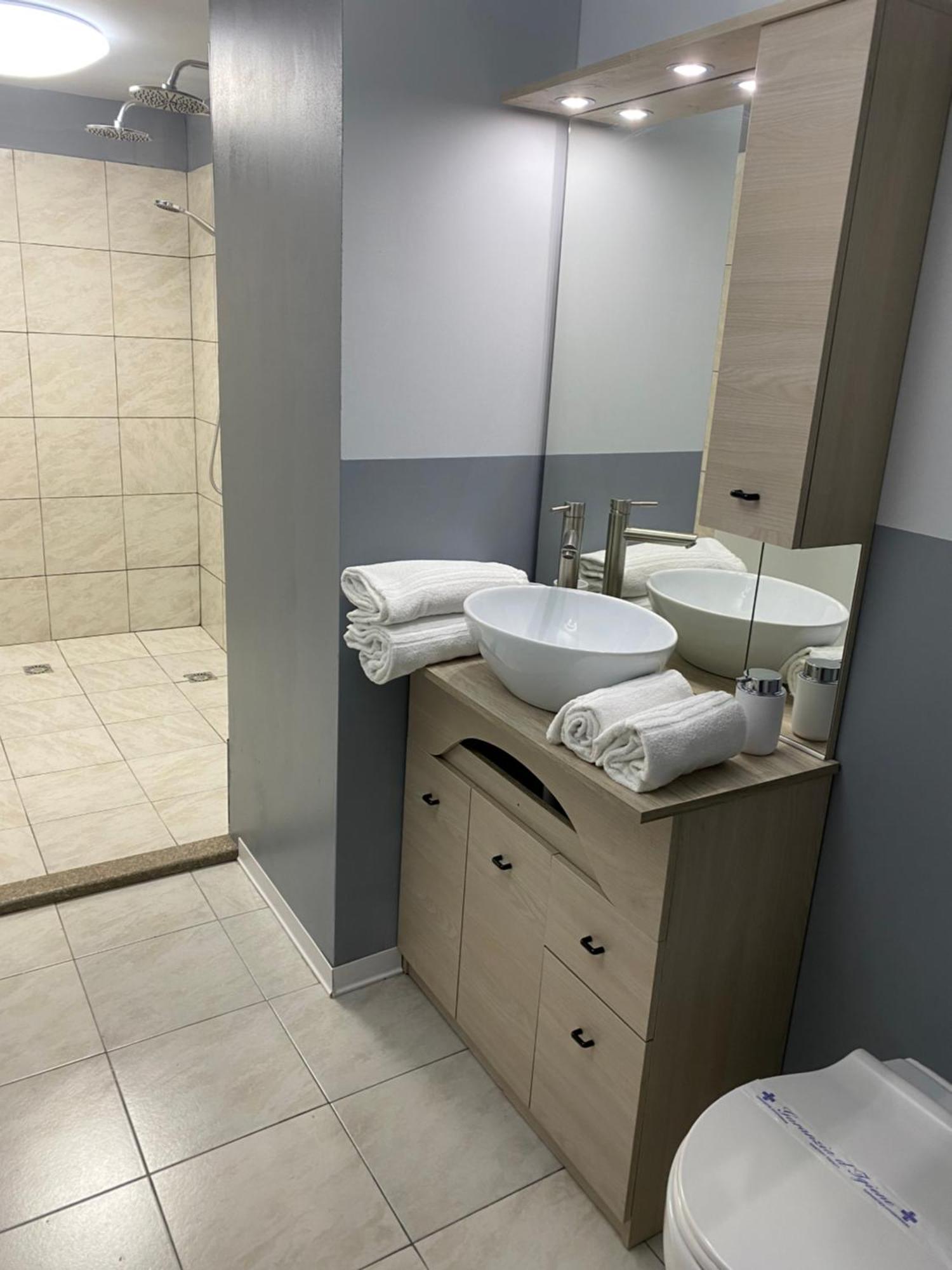 Bed and Breakfast La Casa Di Cate & Adry Envie Экстерьер фото