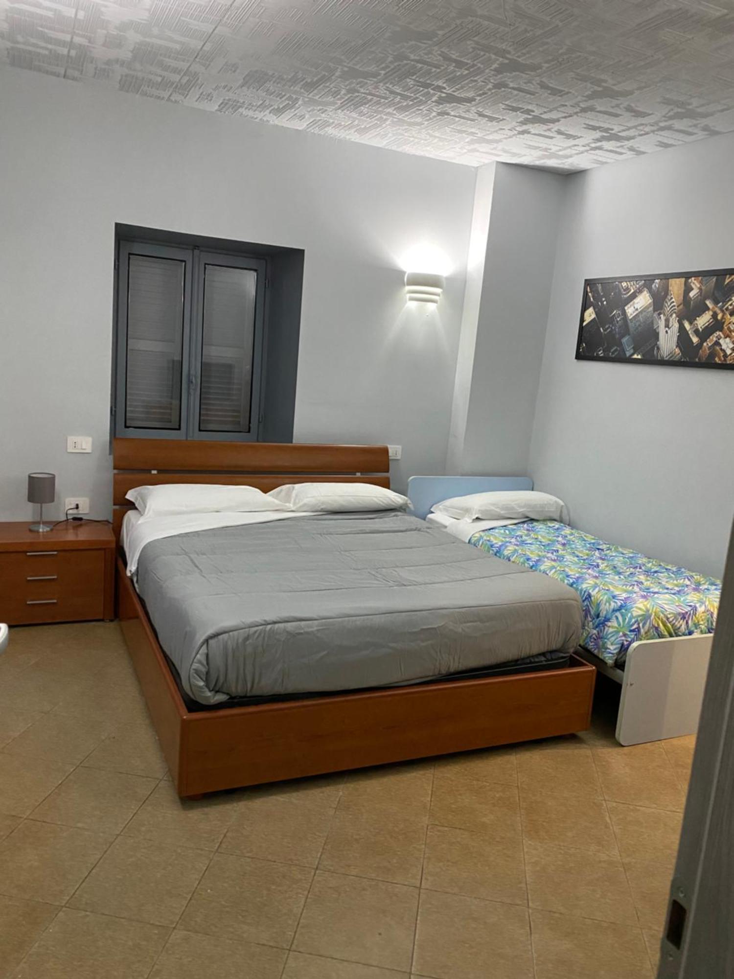 Bed and Breakfast La Casa Di Cate & Adry Envie Экстерьер фото